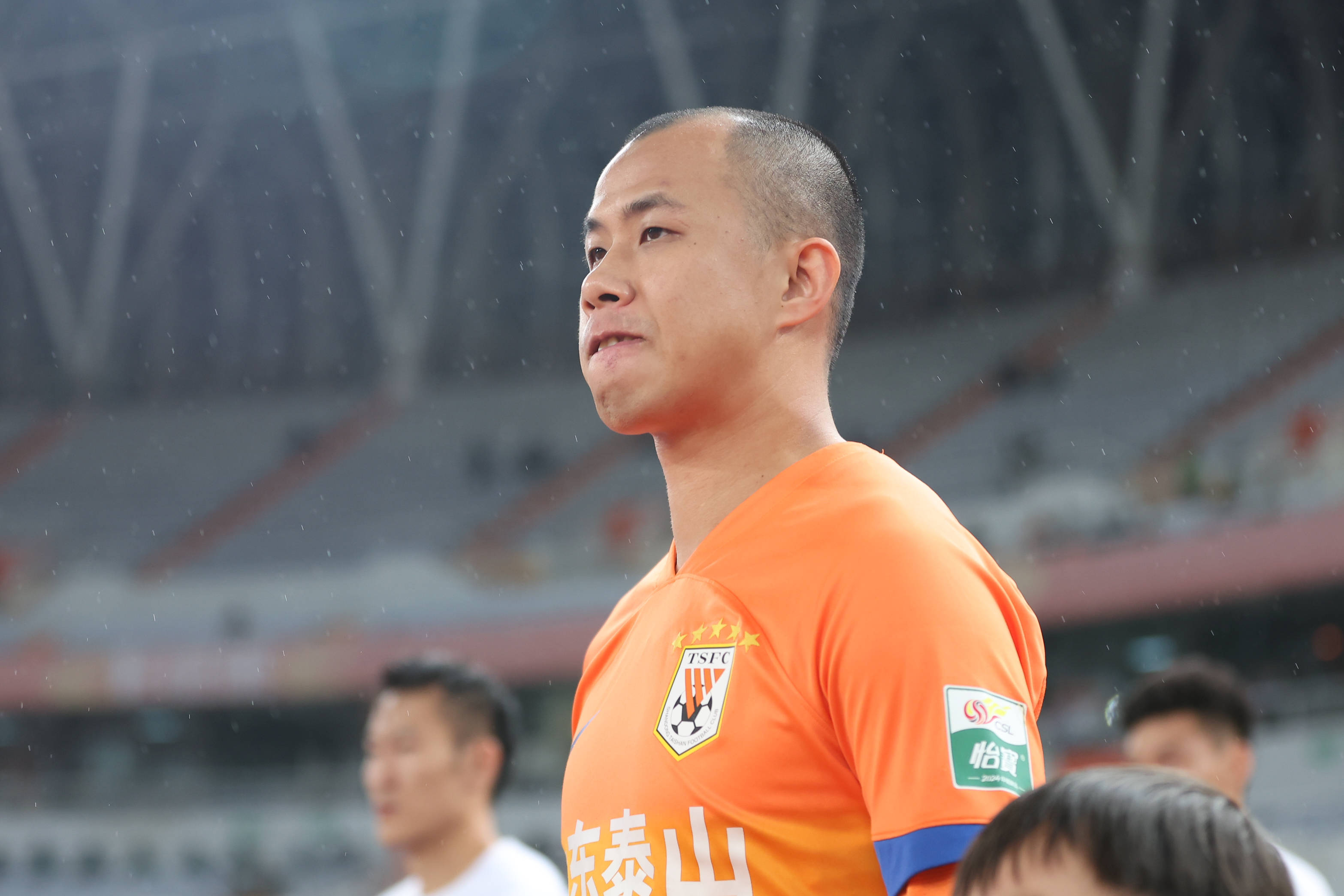 包含东亚杯-黄政宇首球国足两中门框1-0中国香港获季军的词条