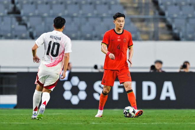 国足东亚杯1胜2负！宋凯或推3大选帅变革(辞旧迎新,中国男足的新篇章又从东亚杯开始)