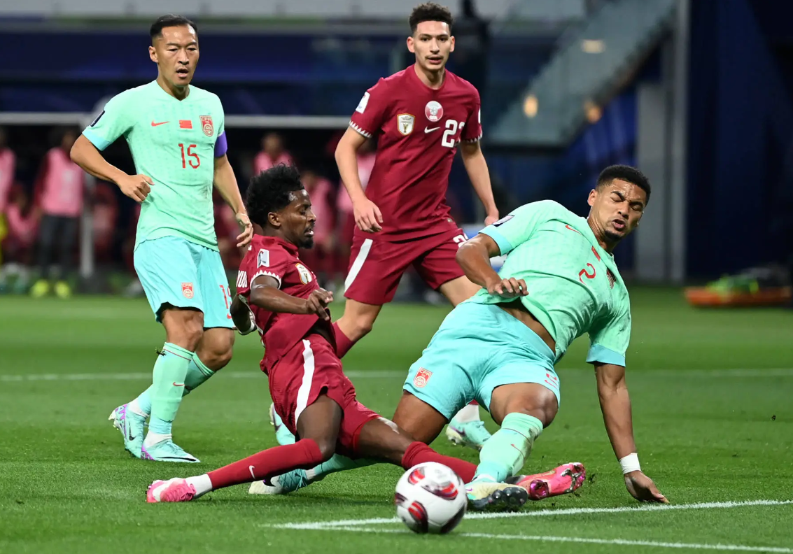 一场2-1绝杀，让中国队争冠起死回生，还送亚洲冠军2连败(中国队2胜1平1负)