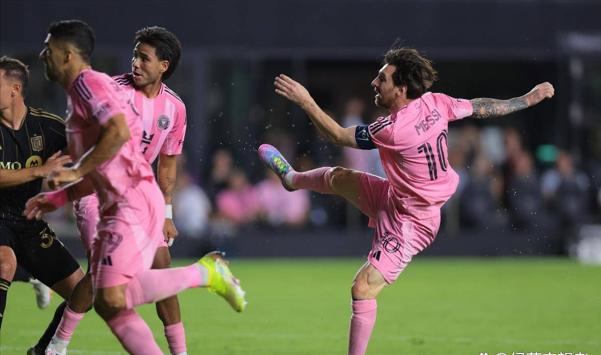 梅西计划重回巴萨备战2026年世界杯(梅西续约巴萨可能性越来越小)