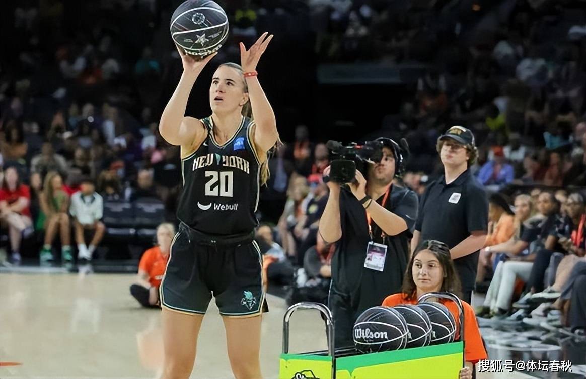 WNBA全明星众球员身着“还钱”T恤表达抗议(wnba全明星阵容)